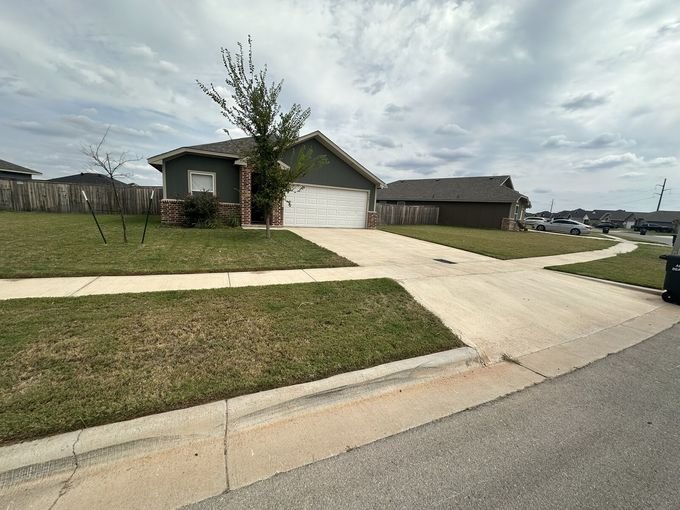 Front Yard after mow & edge, Abilene, TX